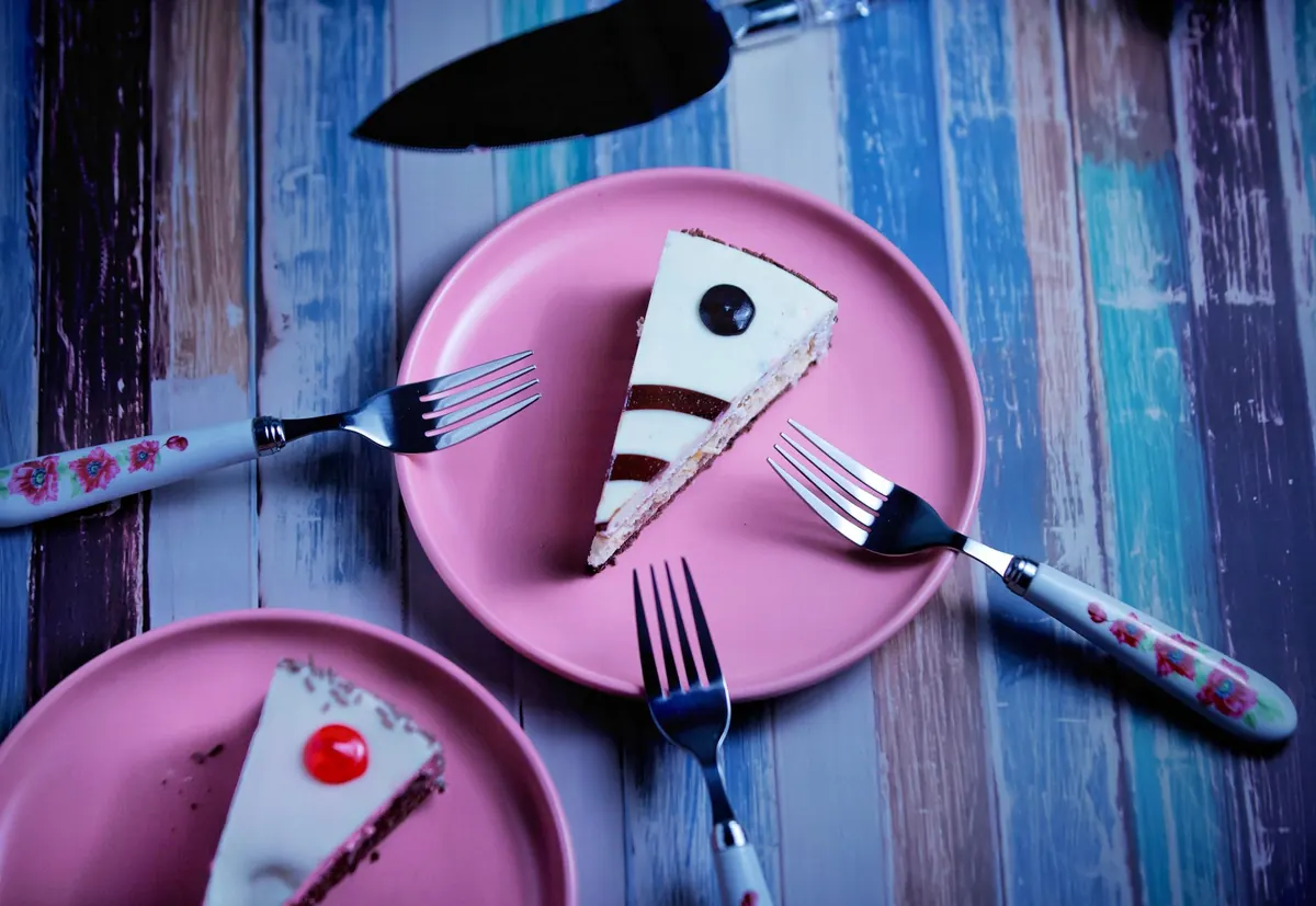 How to Store and Serve Cake Like a Tea Room: 8 Common Mistakes to Avoid